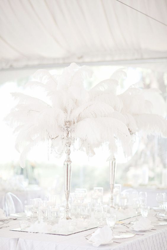 1 Dozen White Ostrich Feathers in a Clear Glass Vase for Elegant Centerpieces