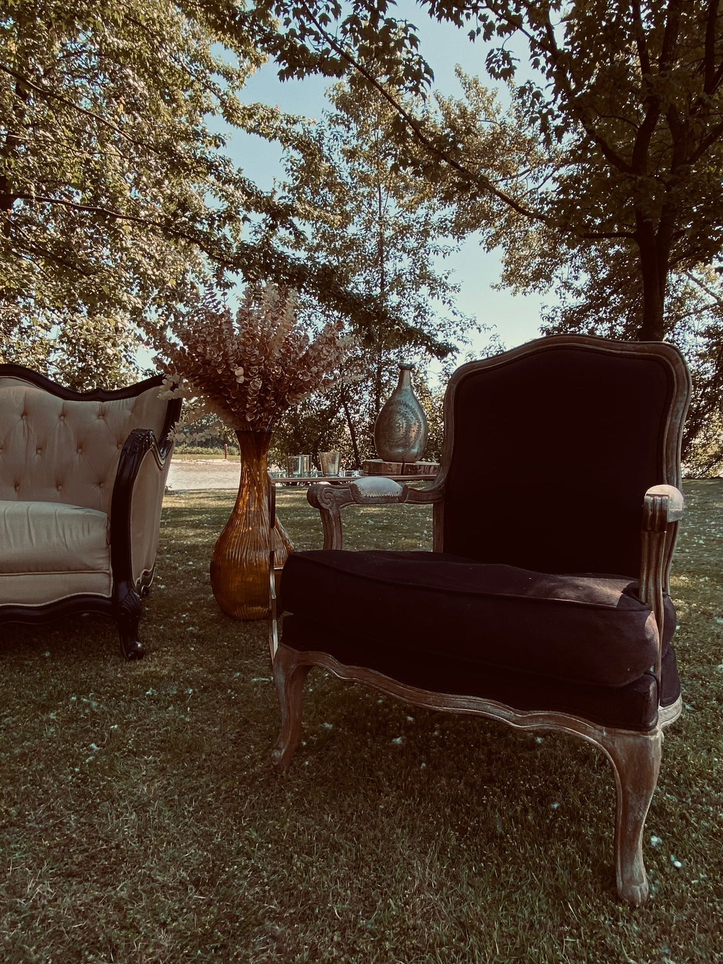 Black Lounge Chair