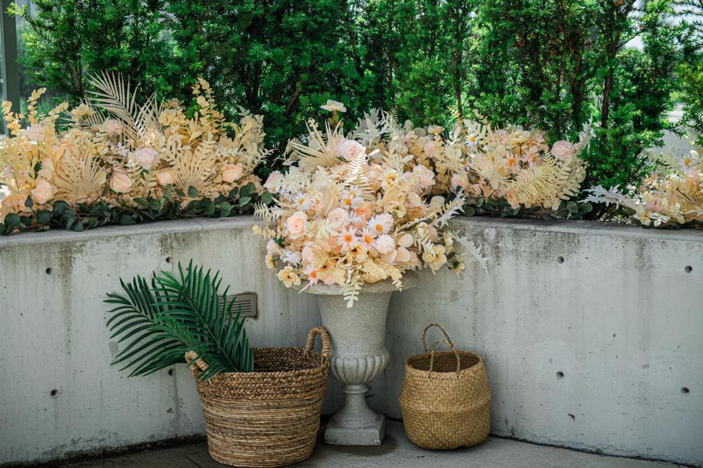 Grey XXL Pedestal vase