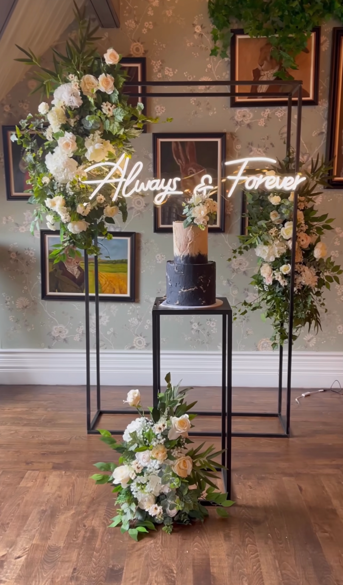 Large Black Frame Stand Set
